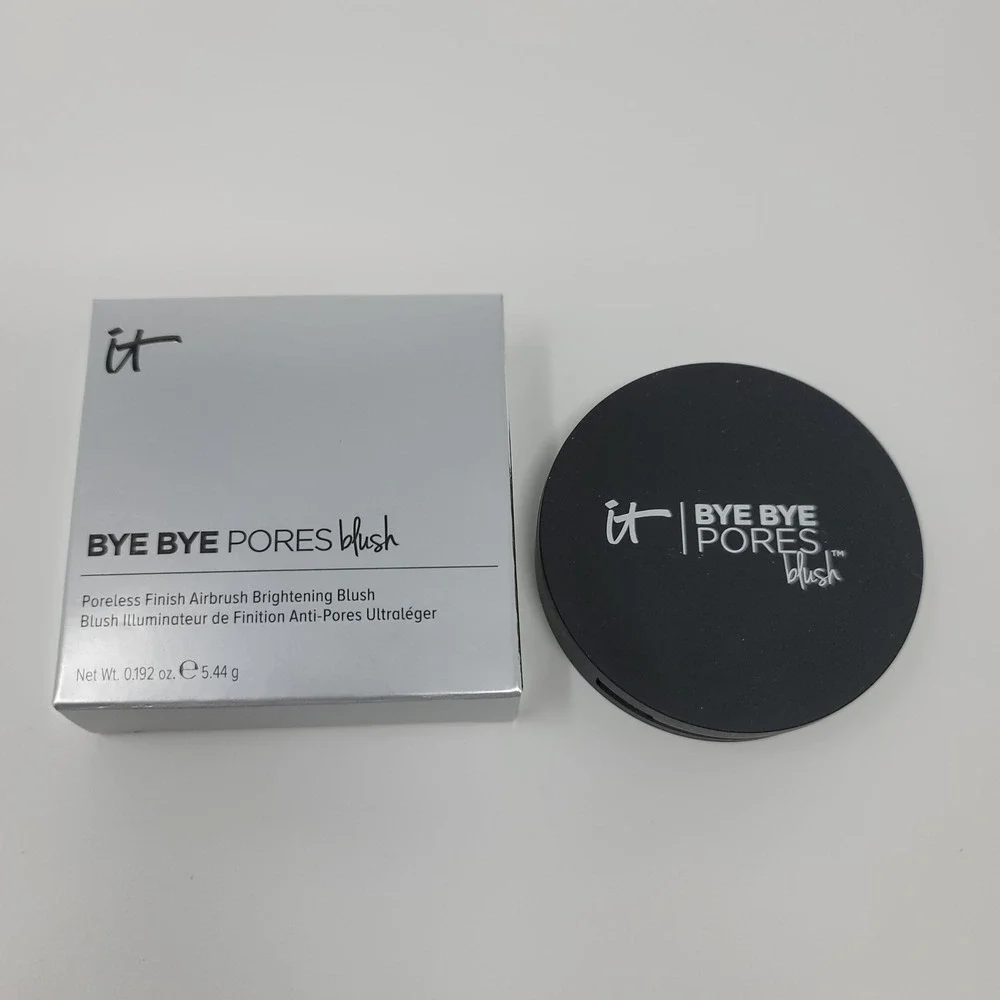 IT Cosmetics Bye Bye Pores Airbrush Blush 0.192 oz Naturally Pretty Warm Peach